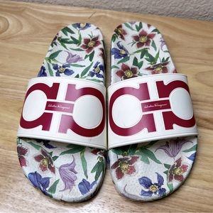 Salvatore Ferragamo Groove Floral Pool Slide Sandals Women's Size 7M Italy